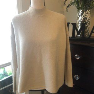 Forever 21 Contemporary Open back sweater Size M